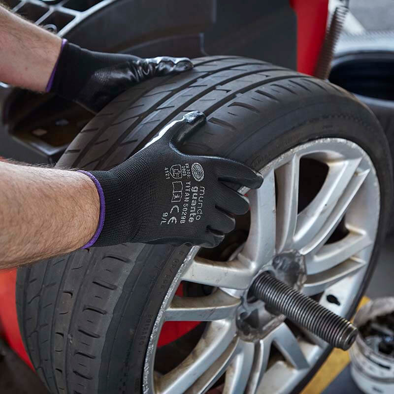 Luvas de suporte forrada a poliéster e nitrilo preto, modelo TITAN I MUNDOGUANTE - Tamanho 6 (XS)
